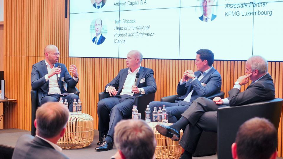 Van links naar rechts: Moderator Alexandre Hector, KPMG; Tom Slocock, iCapital; Manuel San Salvador, Antwort; and Olivier Dauman, Indosuez. foto: LPEA. Van links naar rechts: Moderator Alexandre Hector, KPMG; Tom Slocock, iCapital; Manuel San Salvador, Antwort; and Olivier Dauman, Indosuez. foto: LPEA.