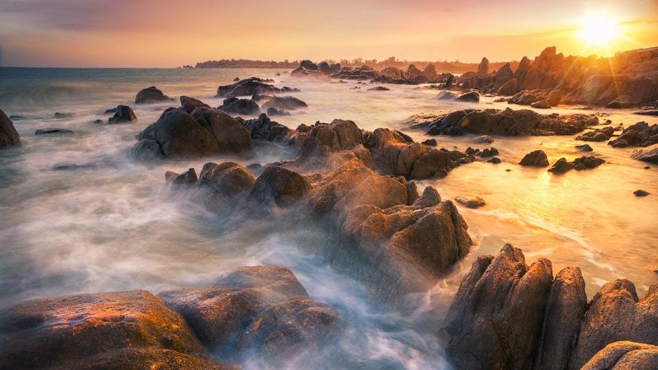 Nam O Beach, Vietnam