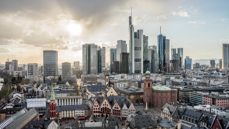 Frankfurt. Afbeelding van Leonhard Niederwimmer via Pixabay