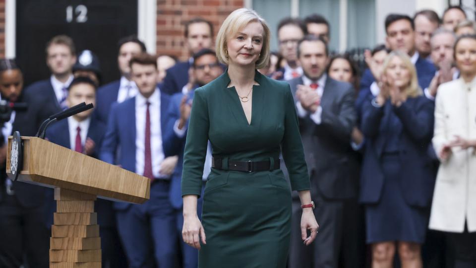 Liz Truss verlaat op 25 oktober haar ambtswoning aan de No10 Downing Street. Foto door Rory Arnold, via Flickr Liz Truss verlaat op 25 oktober haar ambtswoning aan de No10 Downing Street. Foto door Rory Arnold, via Flickr
