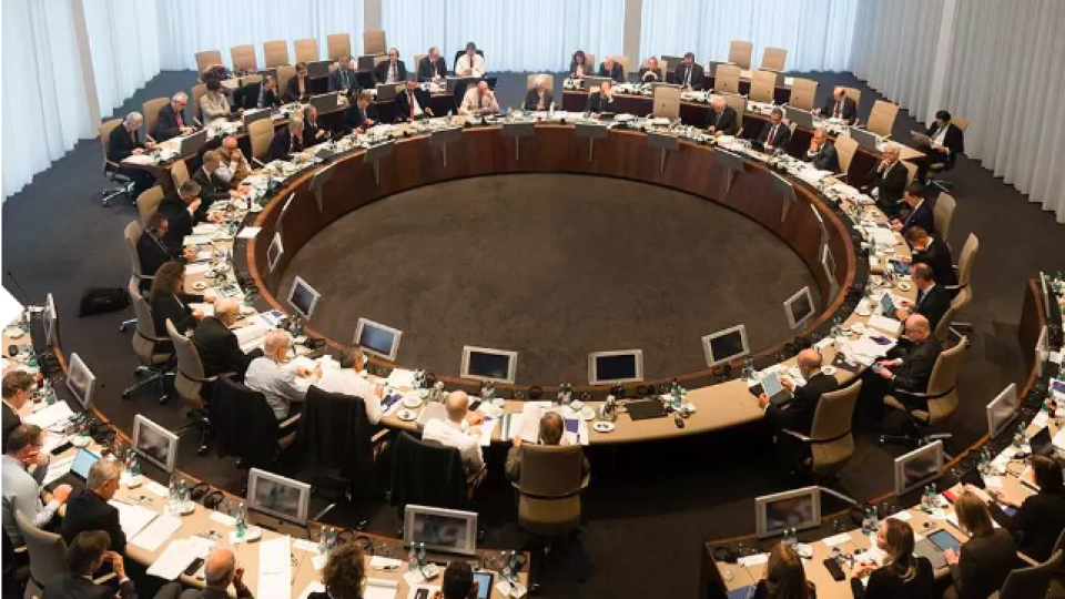 Governing council, ECB 