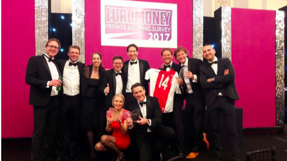 ABN AMro-bankiers vieren de 14e Award