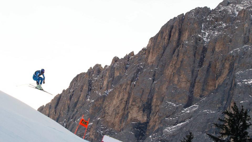 Afdaling Aksel Lund Svindal tijdens World Cup downhill in Val Gardena, december 2016. (AP Photo/Gabriele Facciotti)