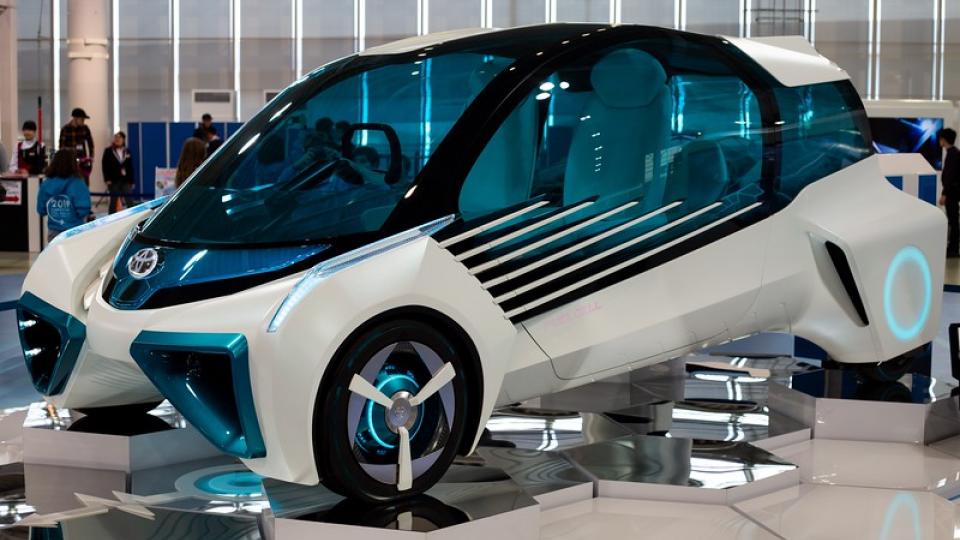 Een Toyota-conceptvoertuig op waterstof-brandstofcellen