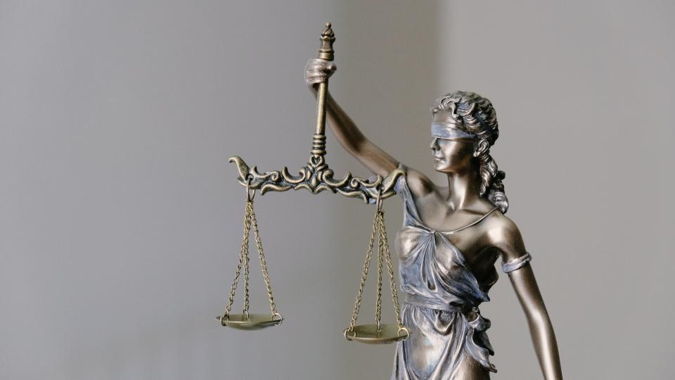 Wet, foto door Tingey Injury Law Firm via Unsplash Wet, foto door Tingey Injury Law Firm via Unsplash